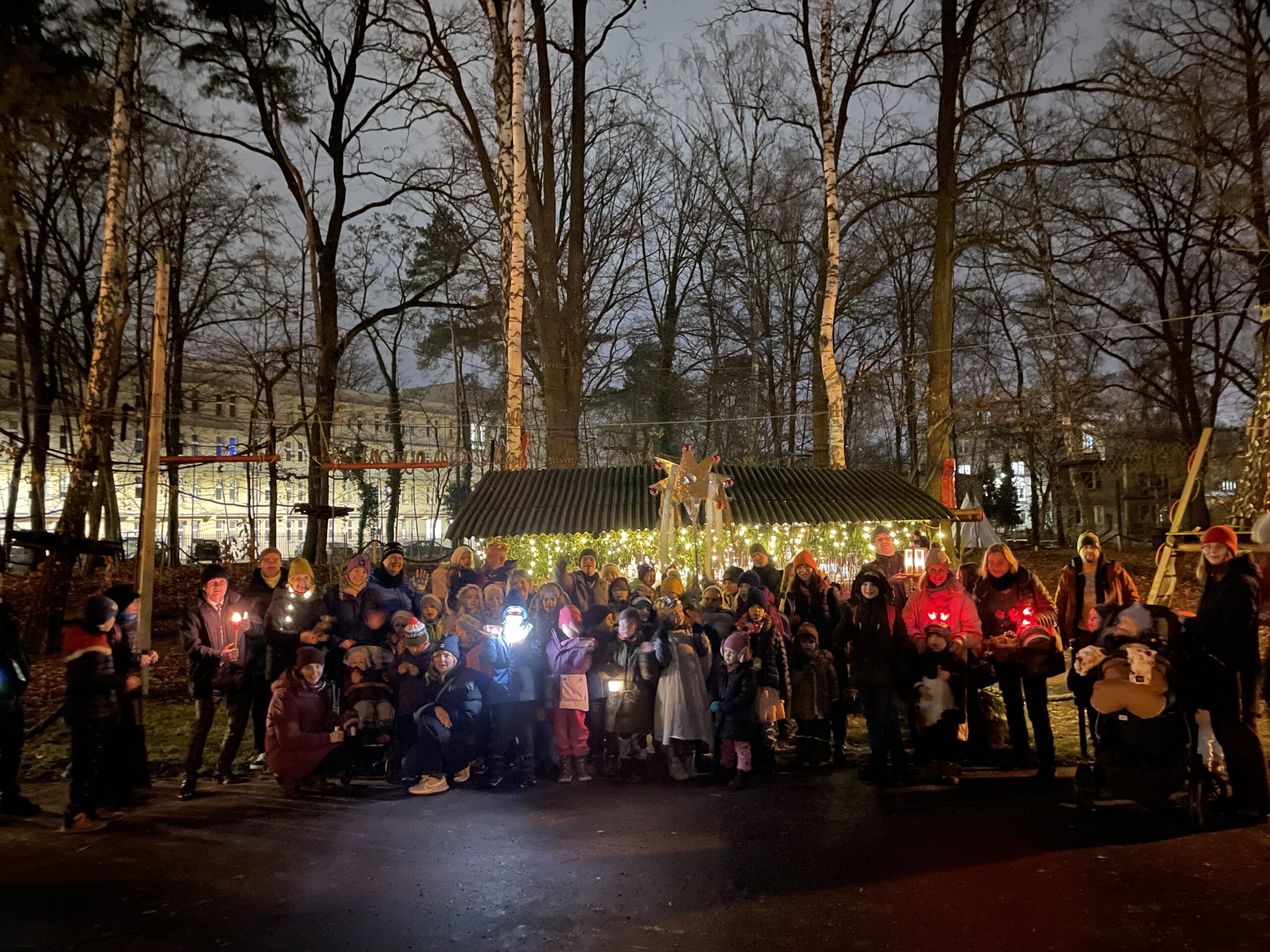 kolędnicy, dzieci, noc przed szopką w MDK w parku